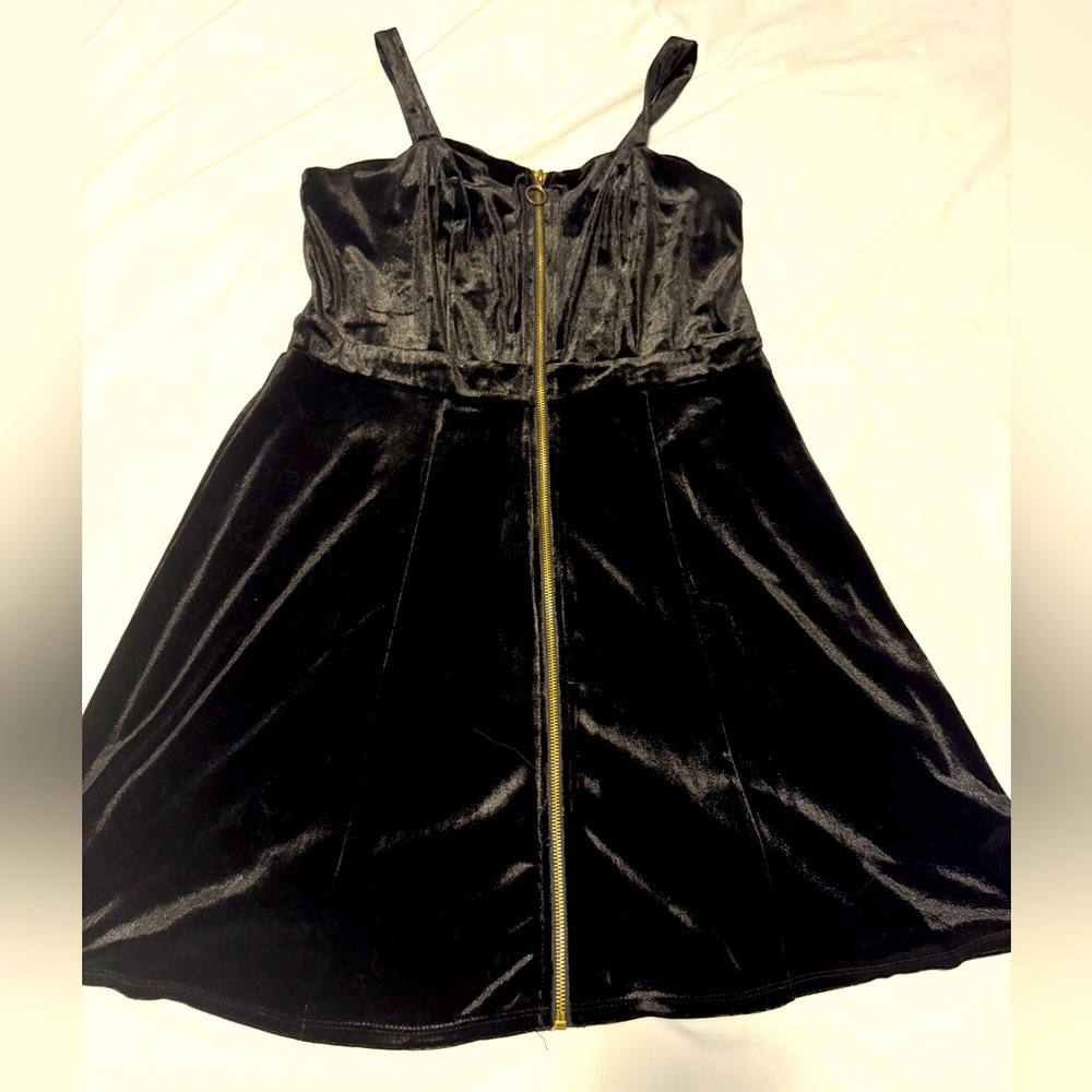 CUTE black exhilaration A-line velvet zipper mini dress Target size L stretchy